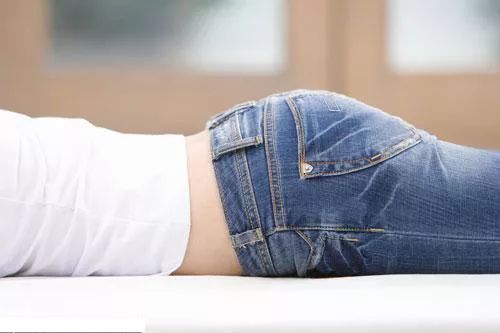 臀部吸脂有什么好处(臀部吸脂多少天可以坐着)